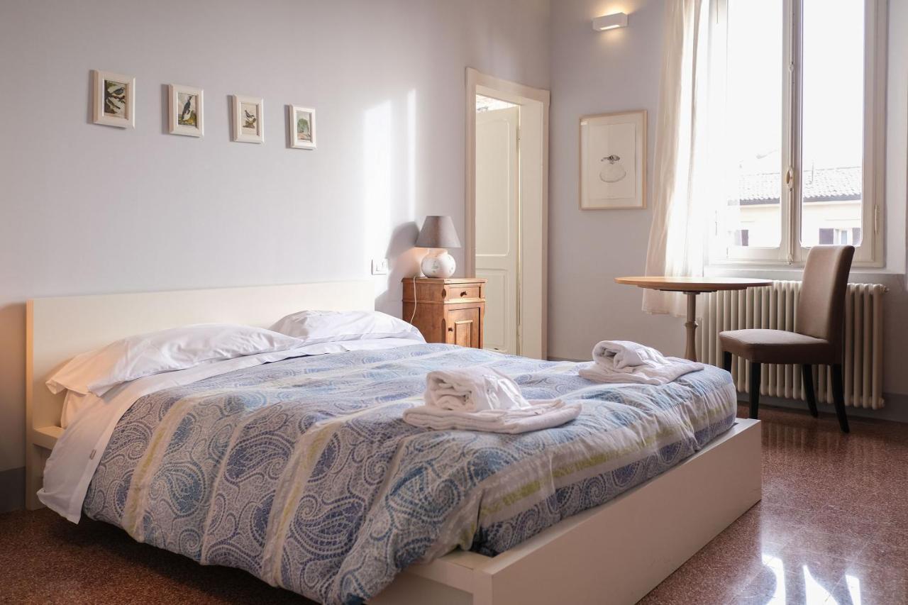 ريجّو إيميليا Vicolo Folletto Home الغرفة الصورة